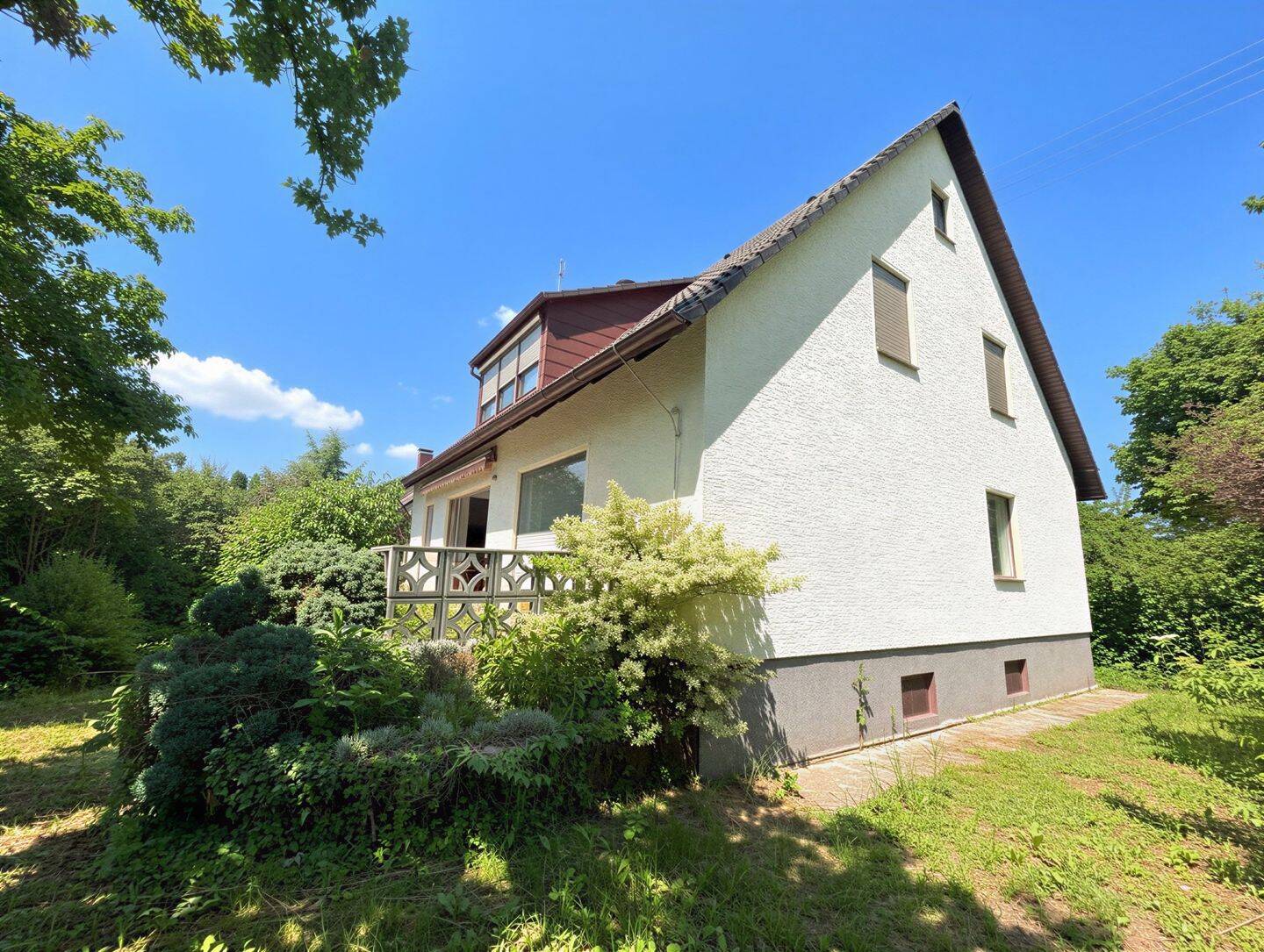 Einfamilienhaus mit großem Grundstück in ruhiger Lage mit Potenzial, 86754 Munningen