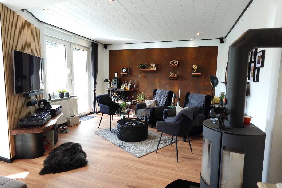 Moderne Wohlfühloase: Schöne Wohnung mit Terrasse und Sauna, 42653 Solingen (Gräfrath Solingen-Mitte Wald)