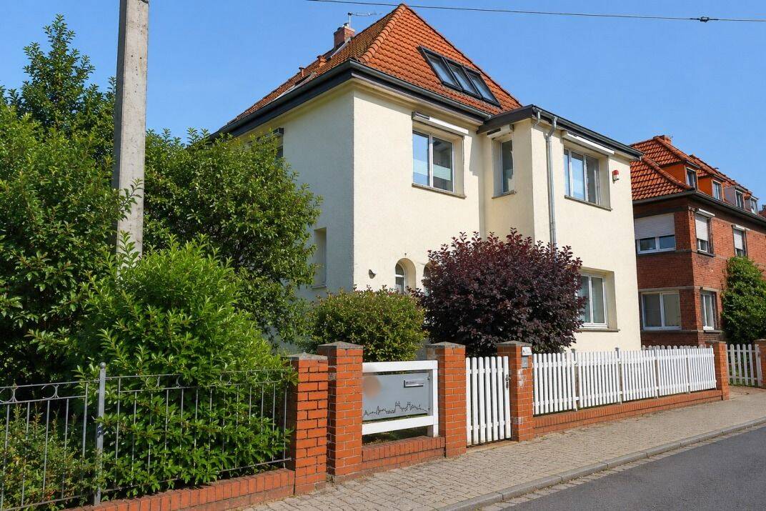 Exklusive Villa im Herrenkrug! – Wohnen, Arbeiten, Leben –, 39114 Magdeburg