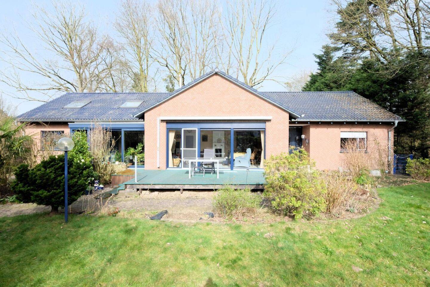 Exklusiver Bungalow mit Doppelgarage in erstklassiger Wohnlage, 47533 Kleve