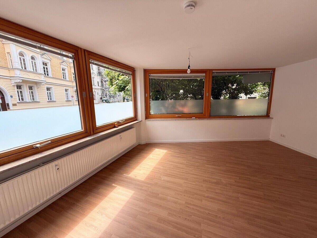 Am St.-Anna-Platz: Sanierte und helle 1,5-Zimmer-Wohnung, 80538 München (Altstadt-Lehel Ludwigsvorstadt-Isarvorstadt Schwabing-Freimann)