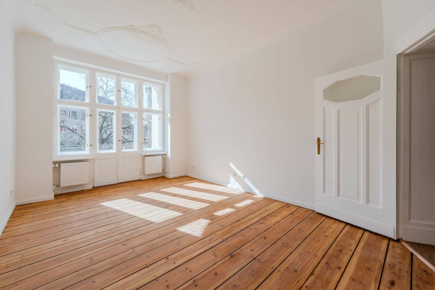 Eigenbedarf möglich – Modern sanierte 3-Zimmer-Wohnung mit sonnigem Balkon und tollem Weitblick, 12051 Berlin (Neukölln)