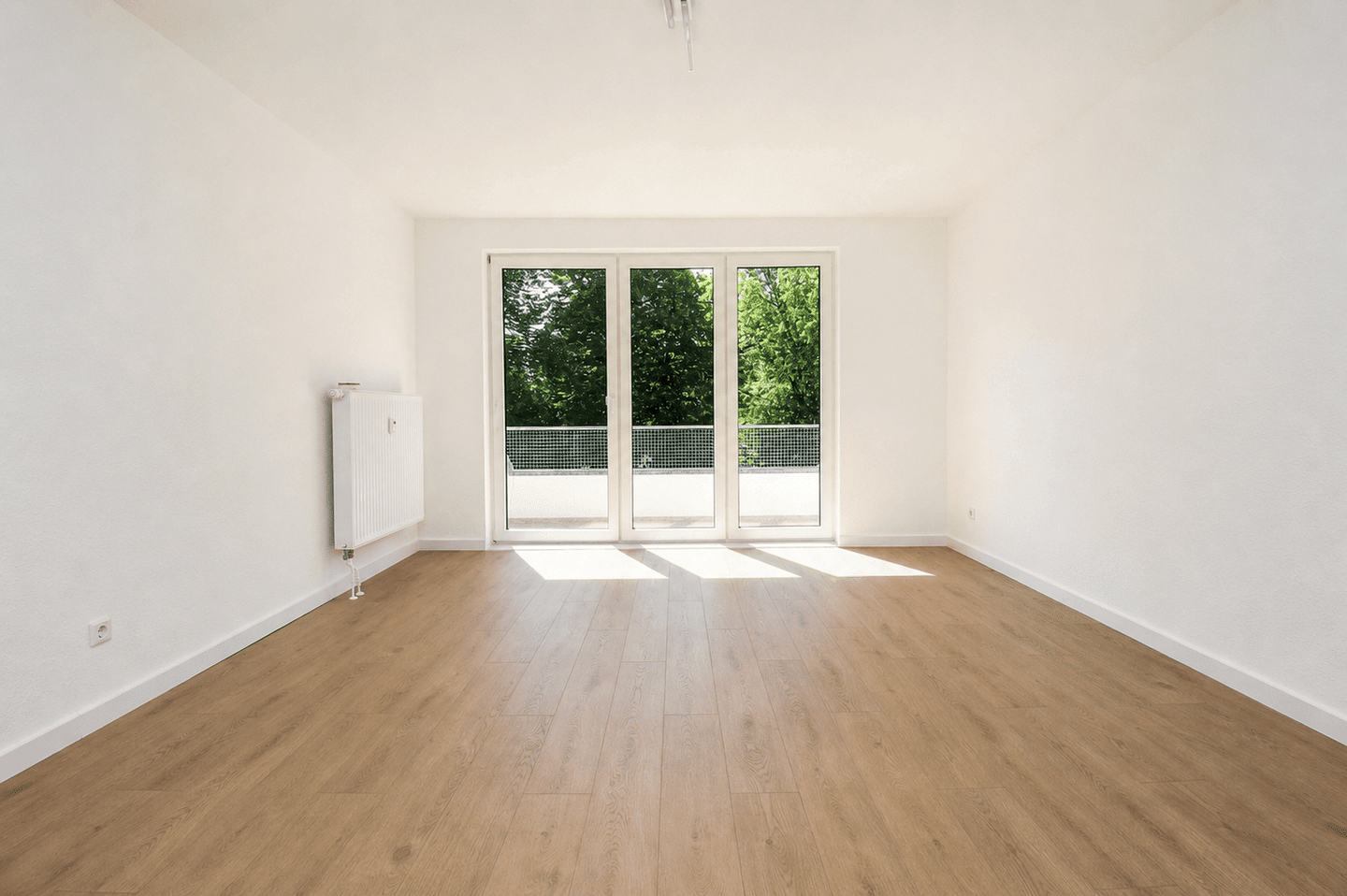 MIETE MIT KAUFOPTION: Erstbezug nach Sanierung: Helle 3-Zimmer-Wohnung mit Balkon | Bremen-Vahr, 28329 Bremen (Gartenstadt Vahr Neue Vahr Nord Neue Vahr Südwest Radio Bremen Sebaldsbrück)