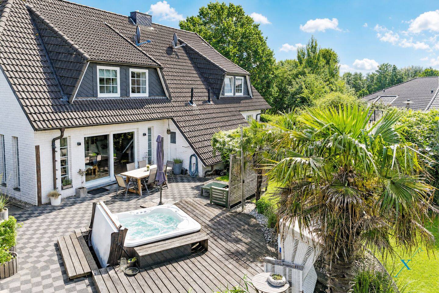 Wohnen unter Palmen in Freienwill: DHH mit Kamin, Gartenidylle und Familienkomfort, 24991 Freienwill