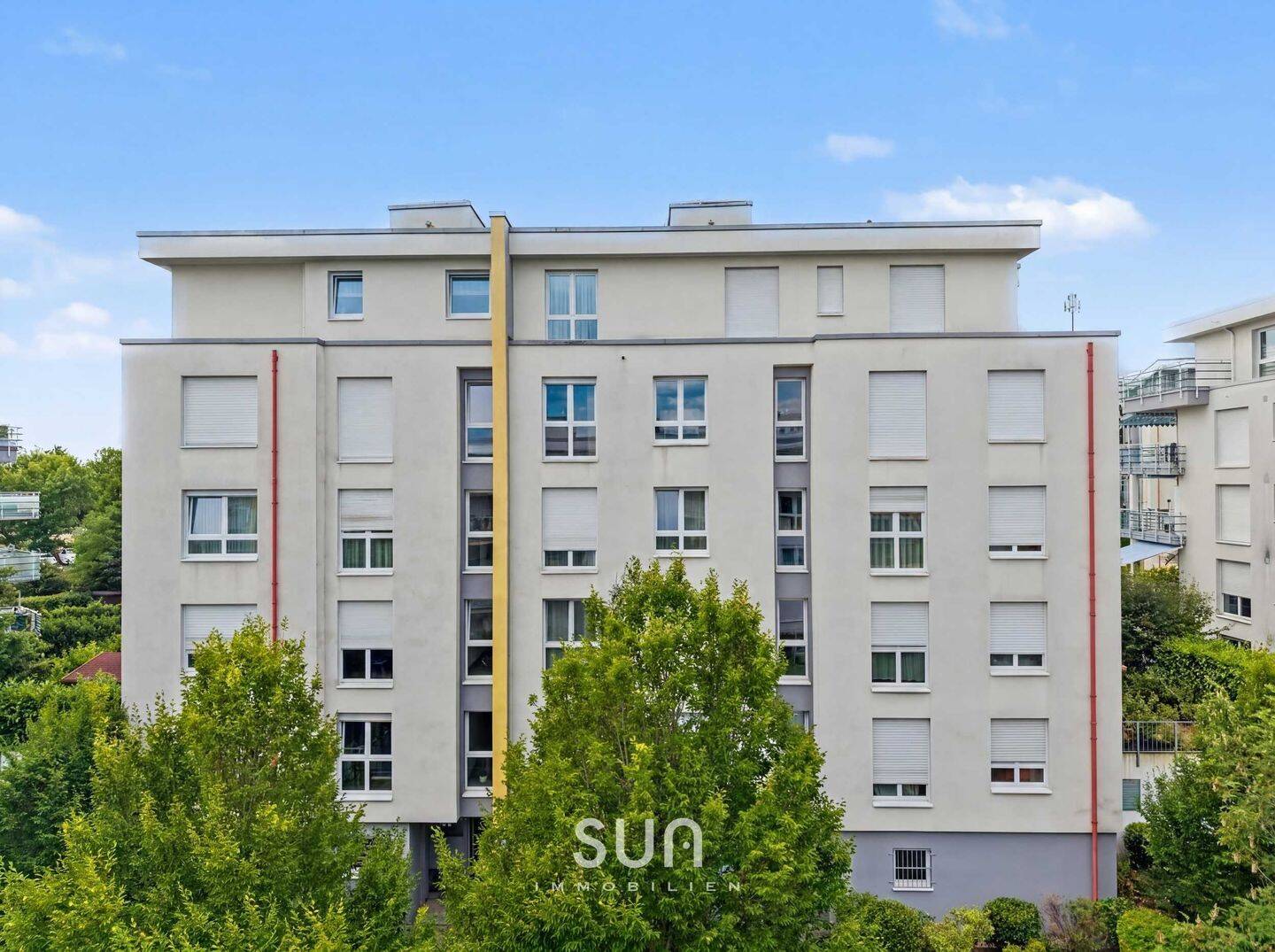 KAMINFEUER TRIFFT BALKONIDYLLE – Moderne 85 m² Wohnung mit TG-Stellplatz in Wiesbaden-Klarenthal, 65197 Wiesbaden (Biebrich Dotzheim Wiesbaden)
