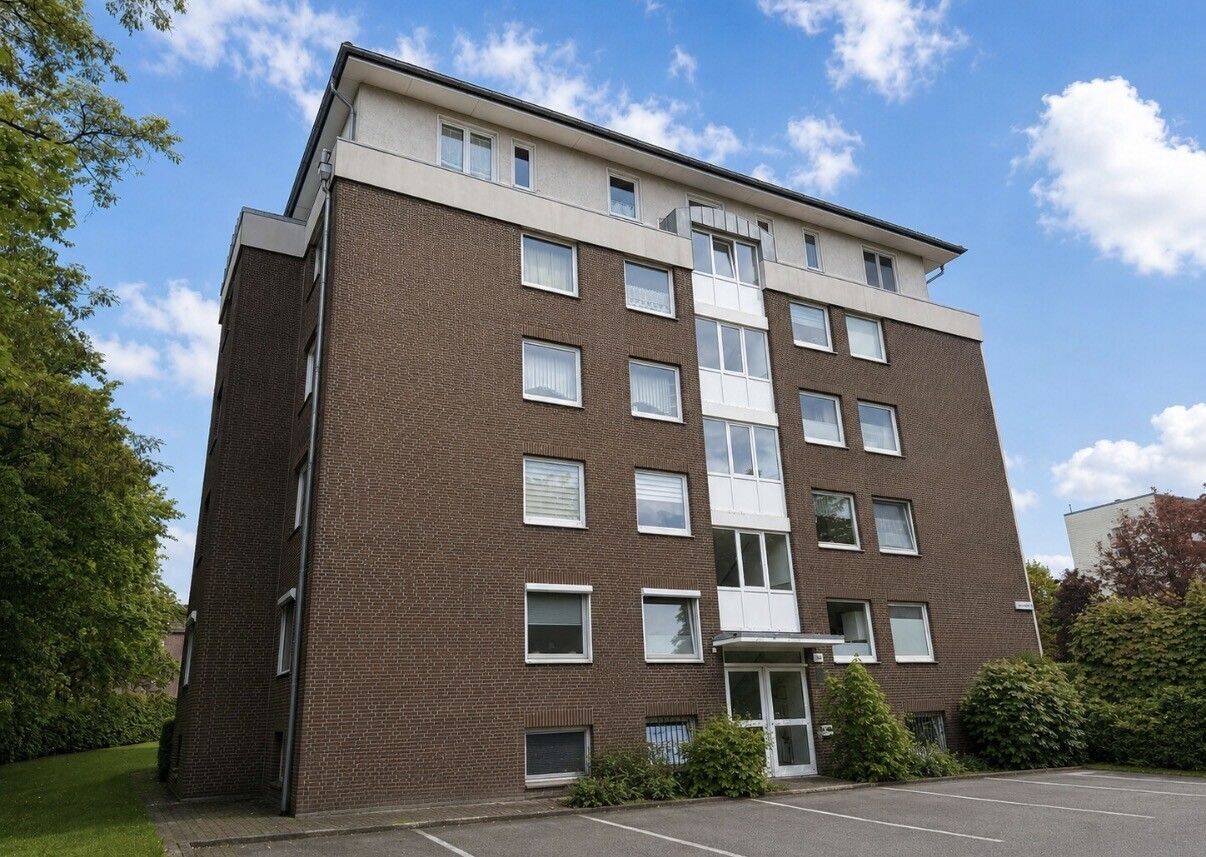 Moderne Dachgeschosswohnung mit großer Sonnenterrasse in Hamburg-Lohbrügge, 21031 Hamburg (Bergedorf Lohbrügge)
