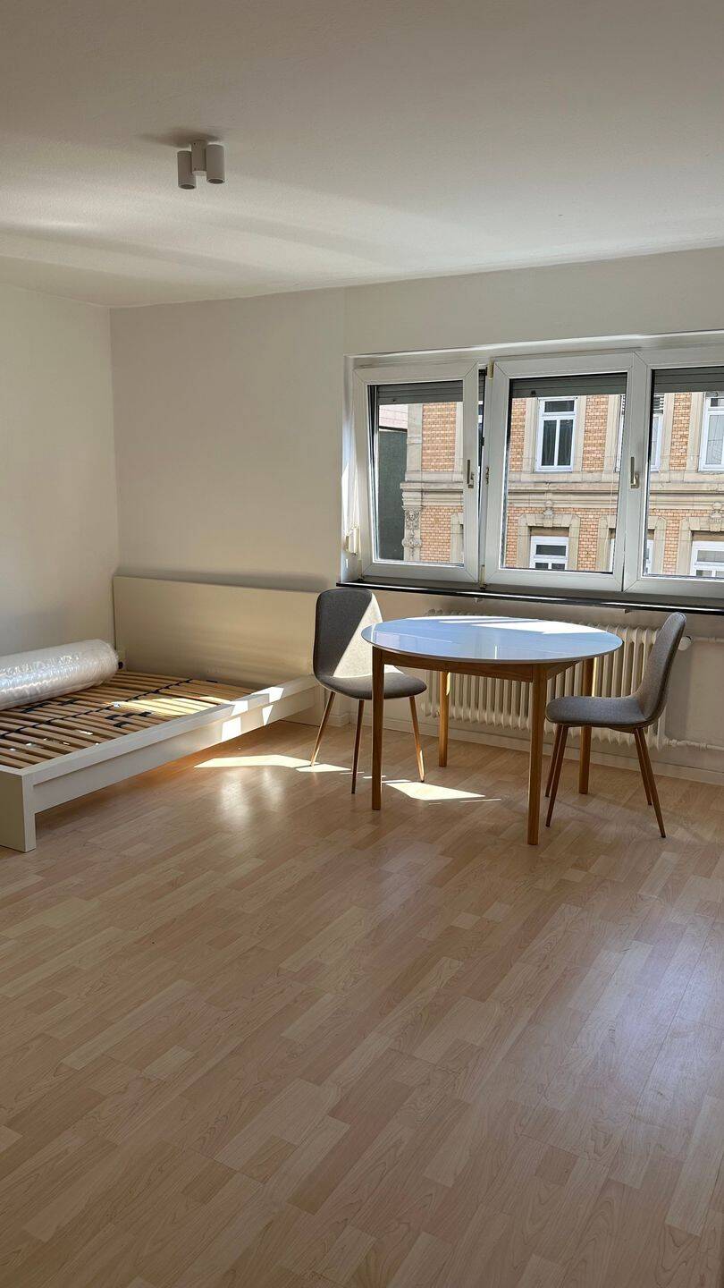 Gemütliche 1-Zimmer-Wohnung direkt an S-Bahn Schwabstraße, renoviert & möbliert mit Waschmaschine, 70197 Stuttgart (West)