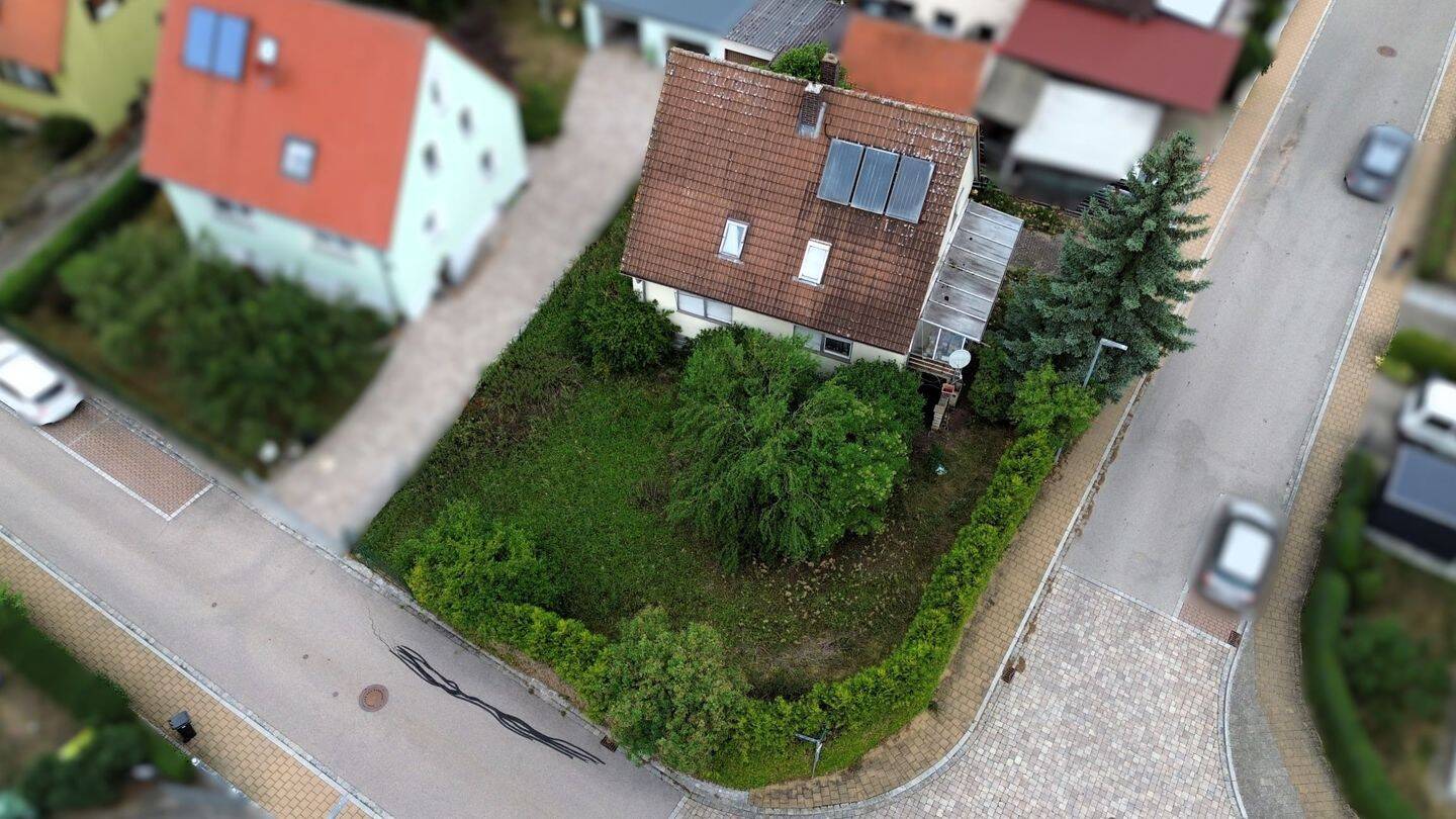 Seltene Gelegenheit in Herrieden: Wundervolles Eckgrundstück mit Altbestand in ruhiger Siedlungslage, 91567 Herrieden