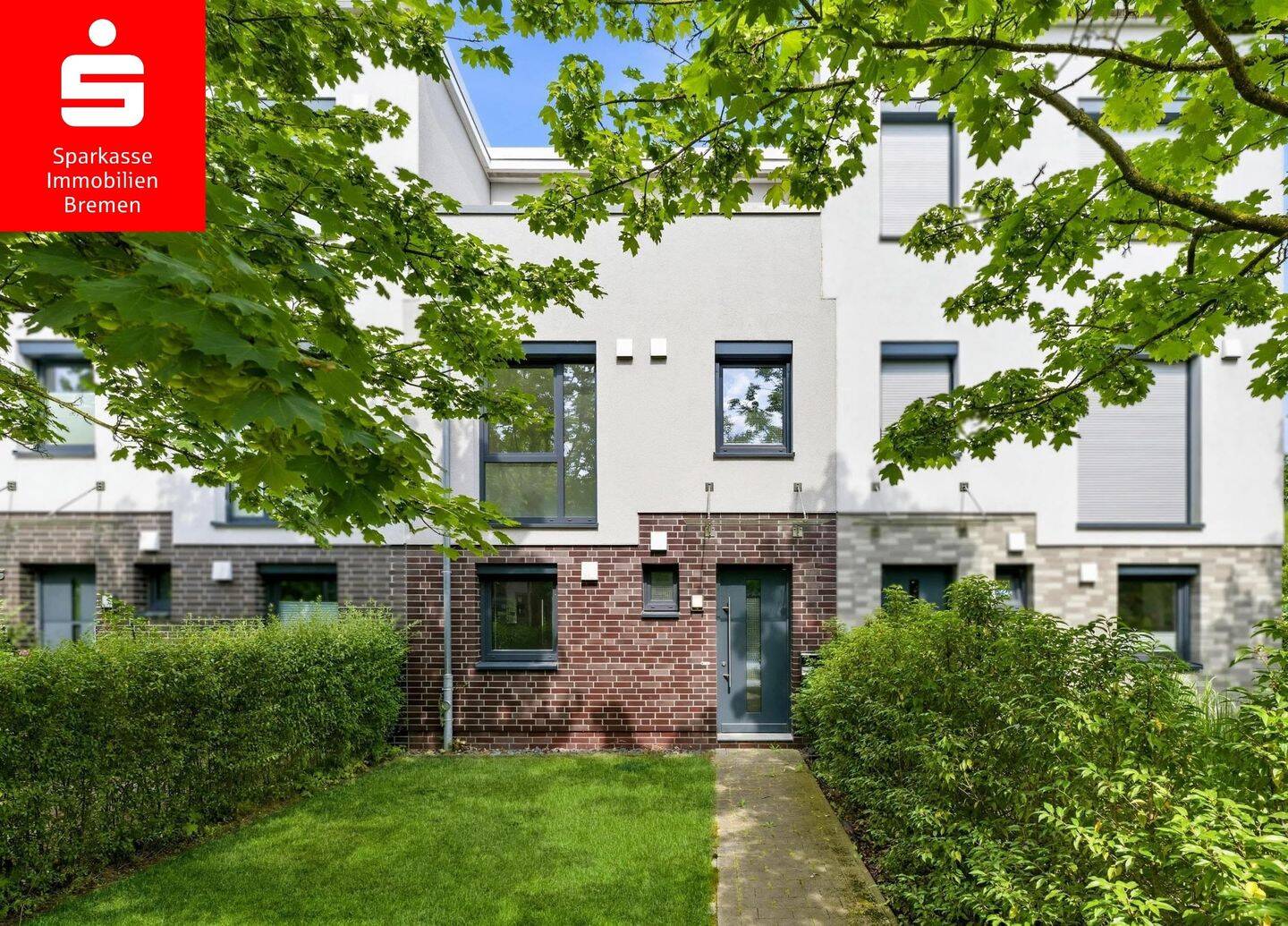 Bremen-Oberneuland: Einfamilien-Reihenhaus mit Dachterrasse und Carport, 28355 Bremen (Oberneuland)