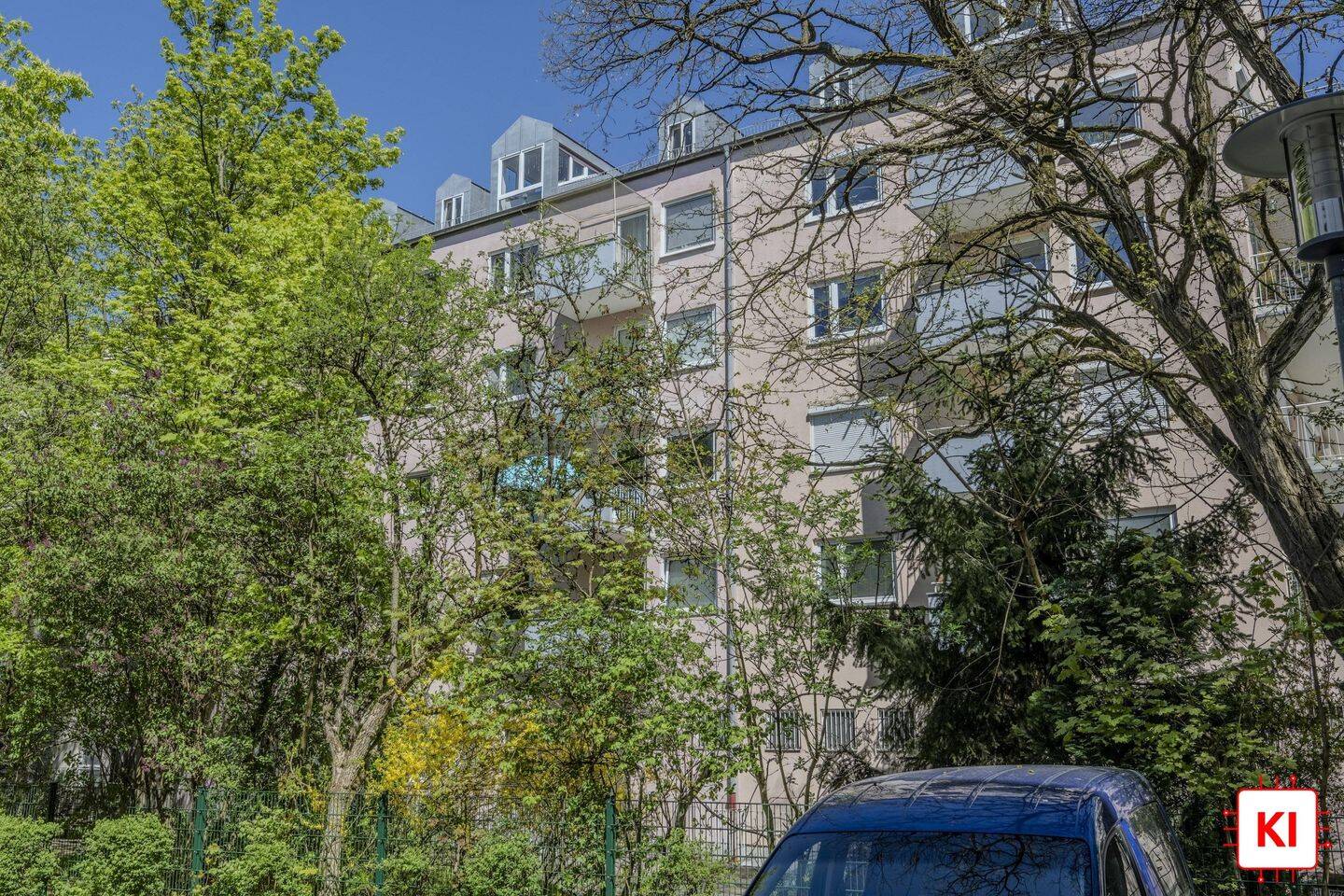 Großzügige Wohnung mit direkt begehbarem Speicherabteil über den Dächern von Giesing, 81539 München (Obergiesing Ramersdorf-Perlach Untergiesing-Harlaching)