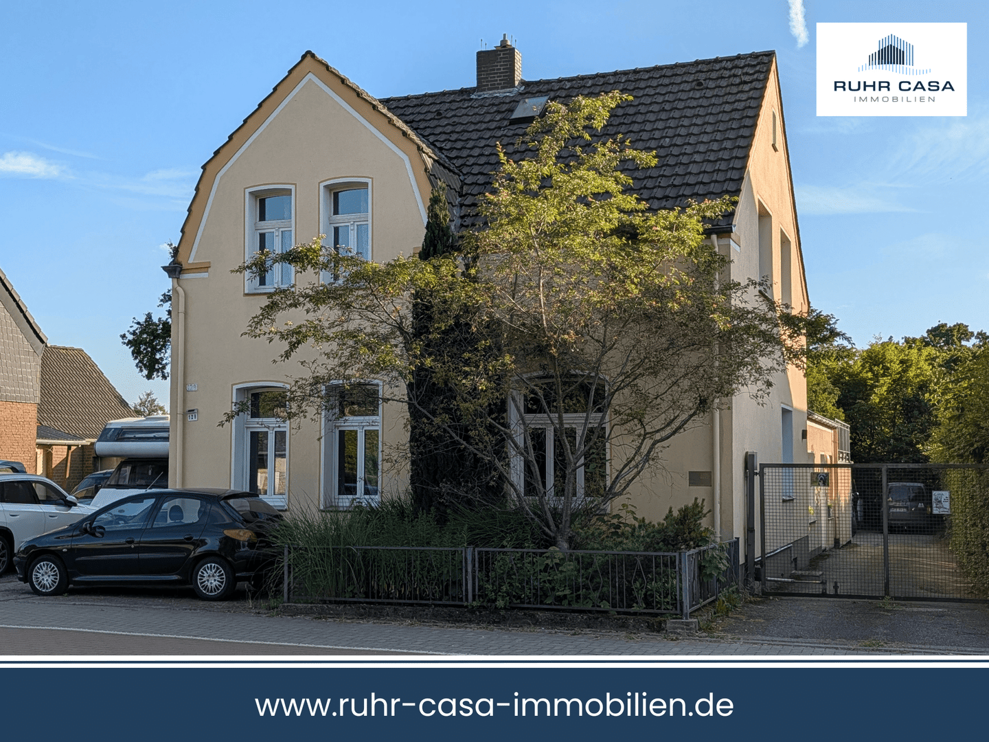 Solide Substanz mit Raum für Ihre Ideen: Zweifamilienhaus mit XXL-Grundstück in Voerde, 46562 Voerde (Niederrhein)