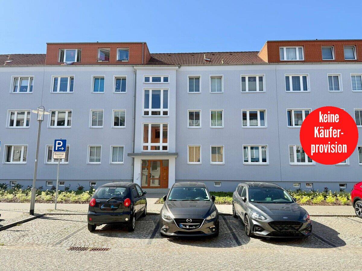 HORN IMMOBILIEN++ Neubrandenburg Zentrum, schöne 2-Raum Eigentumswohnung, Keller & PKW-Parkfläche -vermietet-, 17033 Neubrandenburg