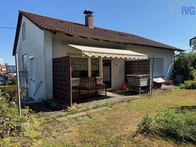 Einfamilienhaus mit Einliegerwohnung, Doppelgarage u. Holzlagerschuppen in Teilort von Leutkirch!, 88299 Leutkirch im Allgäu