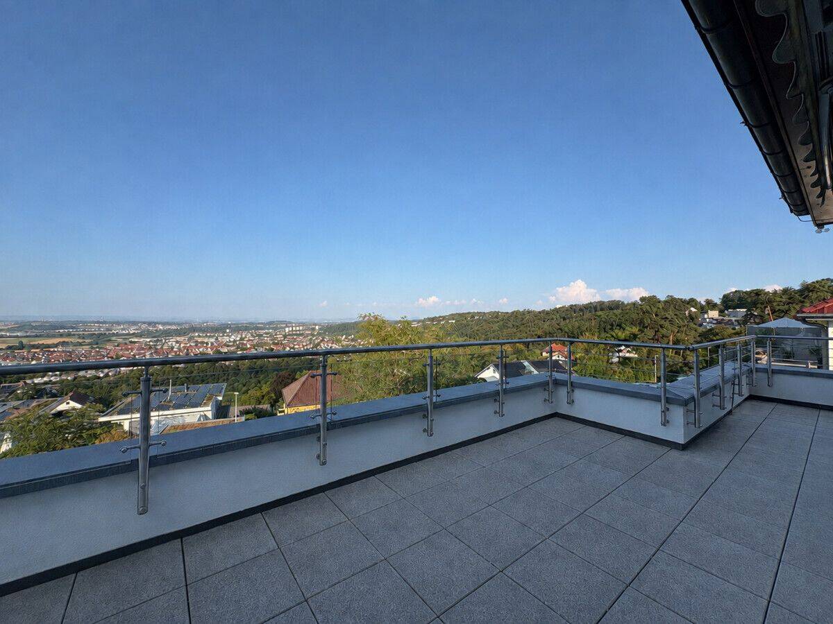 Penthouse mit Weitblick – stilvolle 2-Zimmer-Wohnung, 70839 Gerlingen
