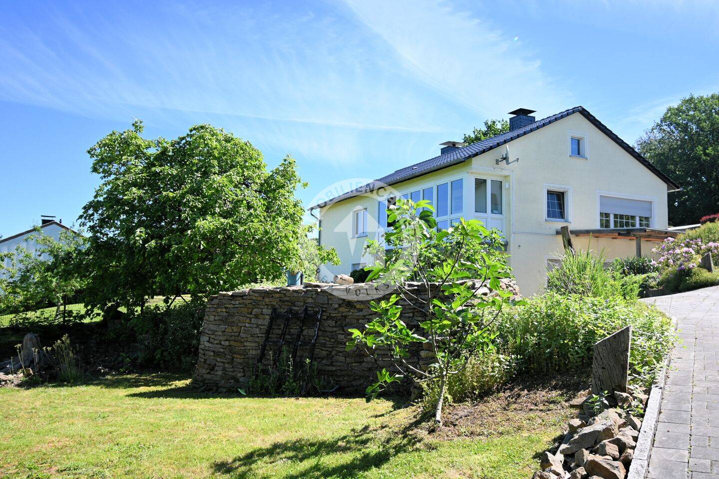 Ländlich wohnen – stadtnah leben: Zweifamilienhaus auf großem Grundstück für Tier- u. Naturliebhaber, 59439 Holzwickede