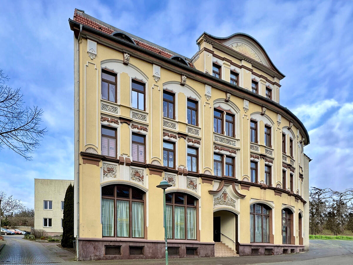 MEHRFAMILIENHAUS UND GEWERBEEINHEITEN IN OSCHERSLEBEN (BODE), 39387 Oschersleben (Bode)