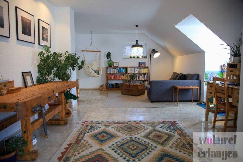 Vermietet wird eine schöne 3 Zimmer Wohnung am Burgberg von Erlangen, 91054 Erlangen (Burgberg Erlangen-Nord Erlangen-Ost Innenstadt Sieglitzhof)