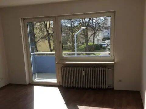 4 – Zimmer-Wohnung mit 103 m³, 93053 Regensburg (Galgenberg Kasernenviertel Kumpfmühl-Ziegetsdorf-Neuprüll Oberisling-Graß)