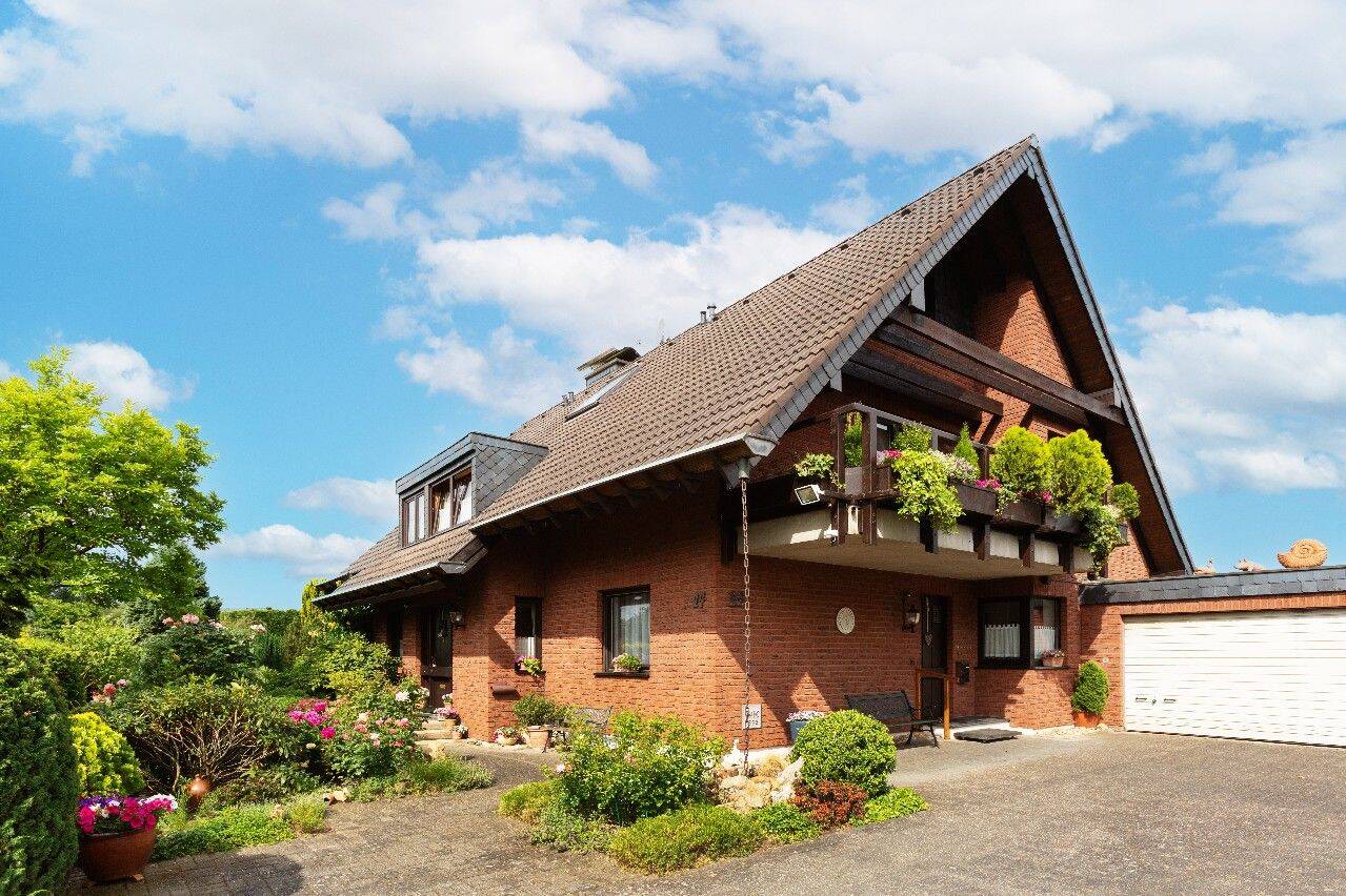 NEU: Einfamilienhaus mit Einliegerwohnung und Doppelgarage auf traumhaftem Grundstück, 42799 Leichlingen (Rhld.)