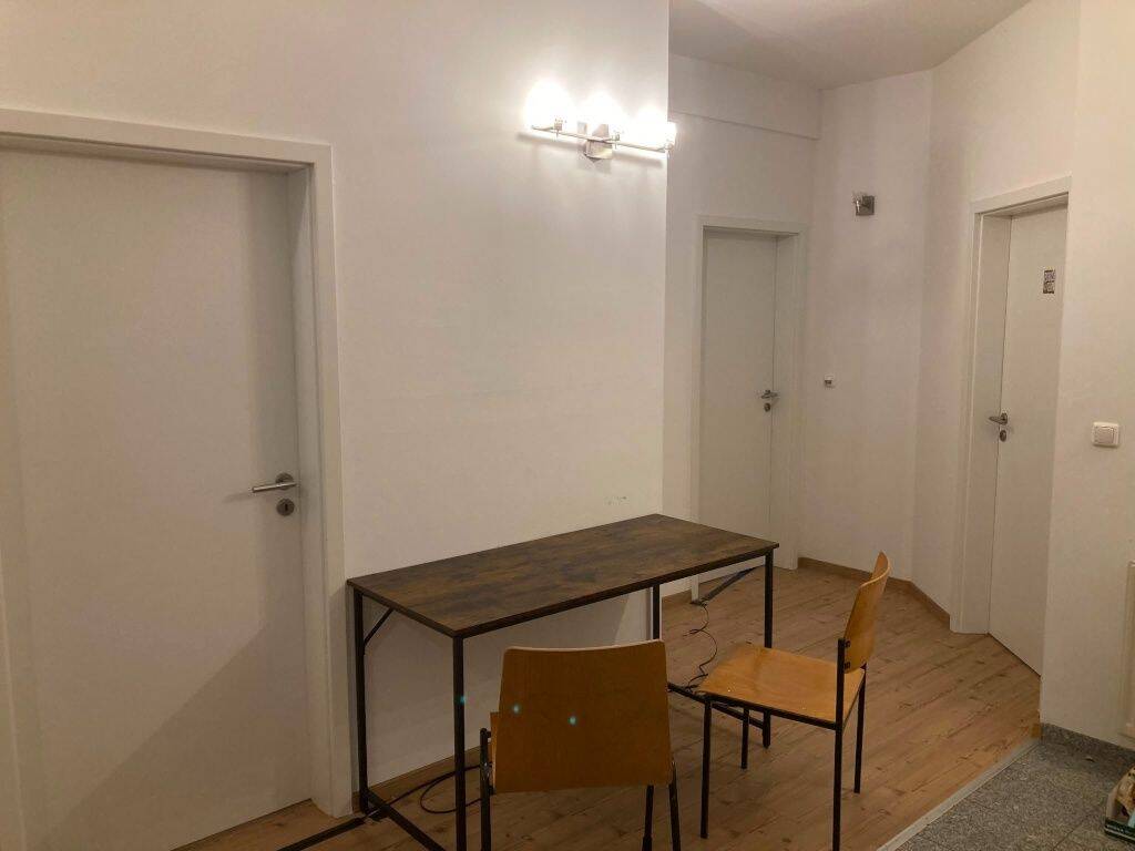 3 möblierte Zimmer in 5er WG frei ab 1.9. — Vollmöbliert + Einbauküche + Waschmaschine + Trockner, 95448 Bayreuth