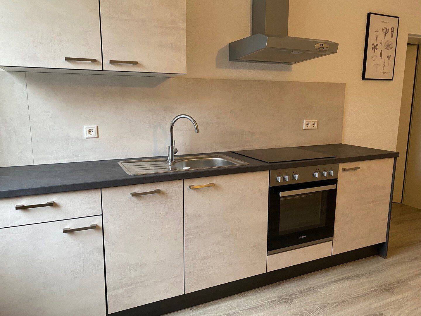 Kleines möbliertes Apartment mit Einbauküche und PKW Stellplatz, 91465 Ergersheim