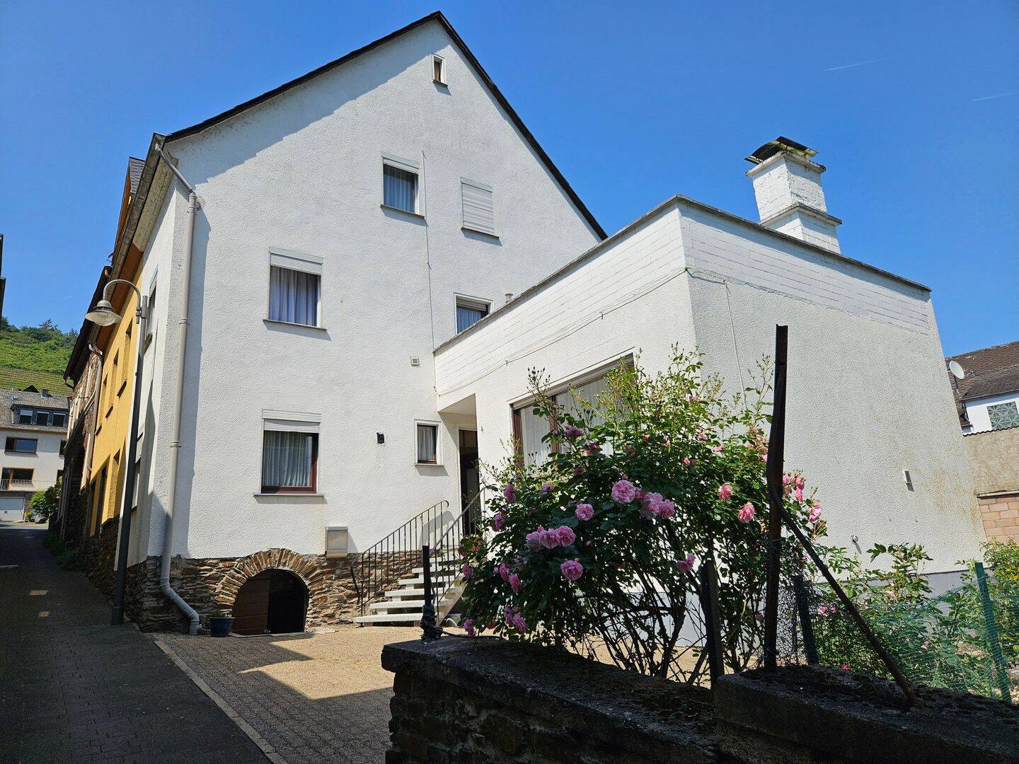 Bei Cochem: Einfamilienhaus mit Potenzial – auch als Ferienhaus oder WG nutzbar, 56818 Klotten