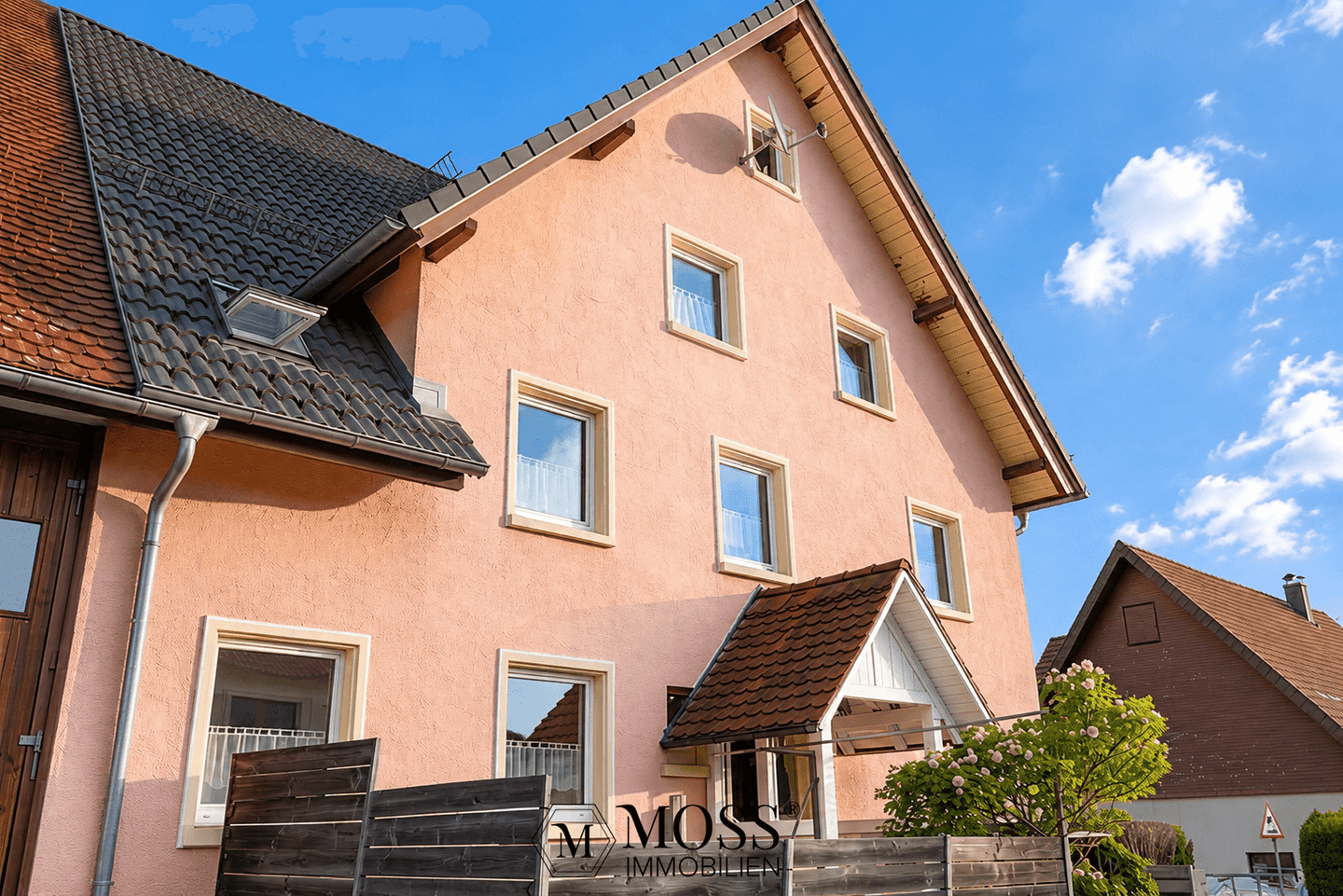 Seltene Gelegenheit in Mönchweiler: Großzügiges Mehrfamilienhaus, 78087 Mönchweiler