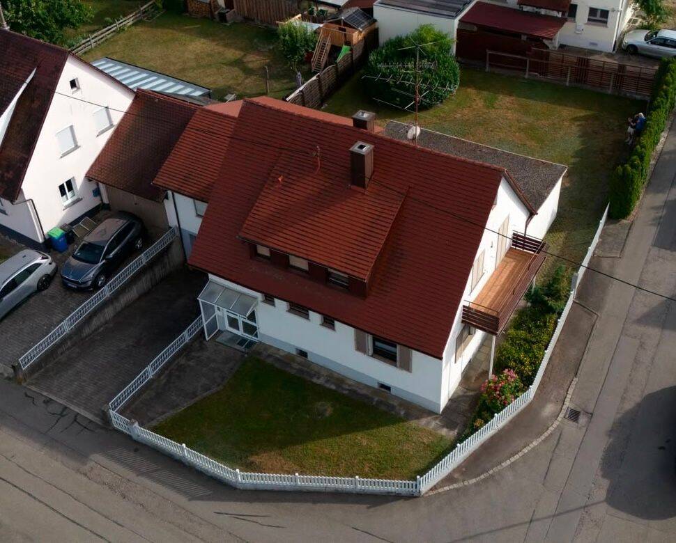 Einfamilienhaus ruhig gelegen in einer Siedlung Ortsteil Mühlhofen. Seenähe 4 KM. Busanbindung. Kindergarten und Schule im Ort., 88690 Uhldingen-Mühlhofen
