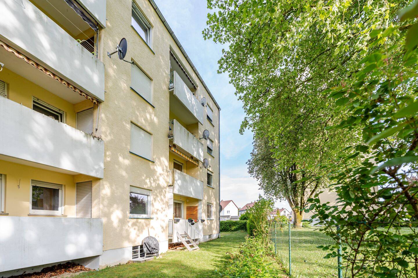 – Schöne 4-Zimmer-Wohnung mit Balkon im Straubinger Süden –, 94315 Straubing