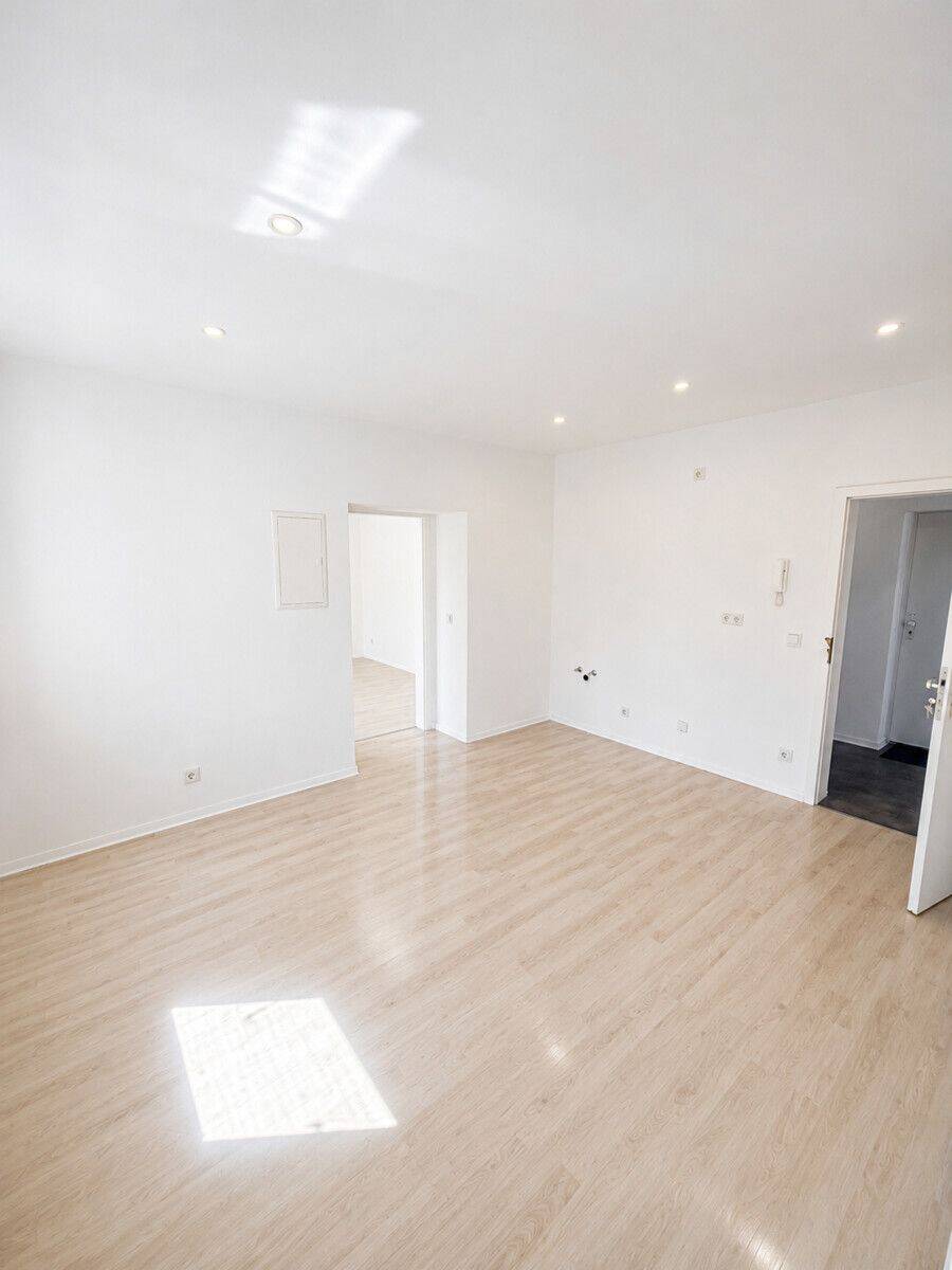 ***Frisch Renovierte Helle 1 ZKB in Schiffweiler***, 66578 Schiffweiler