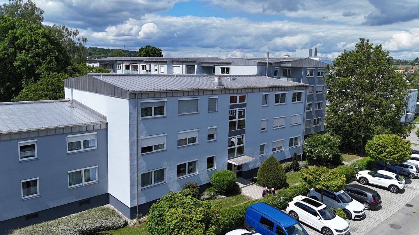 Vermietete 2-Zimmer-Wohnung mit Loggia und Tiefgaragenstellplatz in Landshuter Nordwesten, 84032 Landshut (Industriegebiet Wolfgang)
