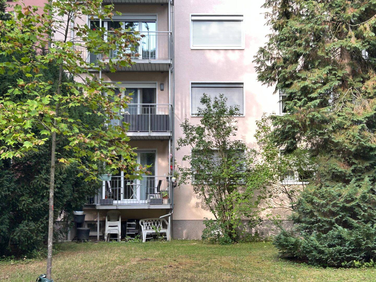 F-Dornbusch: Helle und freundliche 4 ZW mit Balkon in sehr ruhiger Lage, 60433 Frankfurt am Main (Bonames Dornbusch Eschersheim Frankfurter Berg Preungesheim)