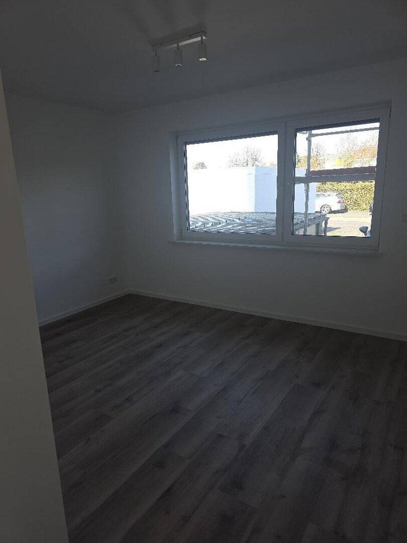Zentral & Gemütlich: Attraktive 4-Zimmer-Wohnung in Eschborn, 65760 Eschborn