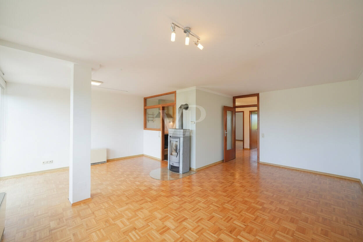 Gepflegte 3,5-Zimmer-Wohnung mit Einbauküche und Parkettboden, 74653 Künzelsau