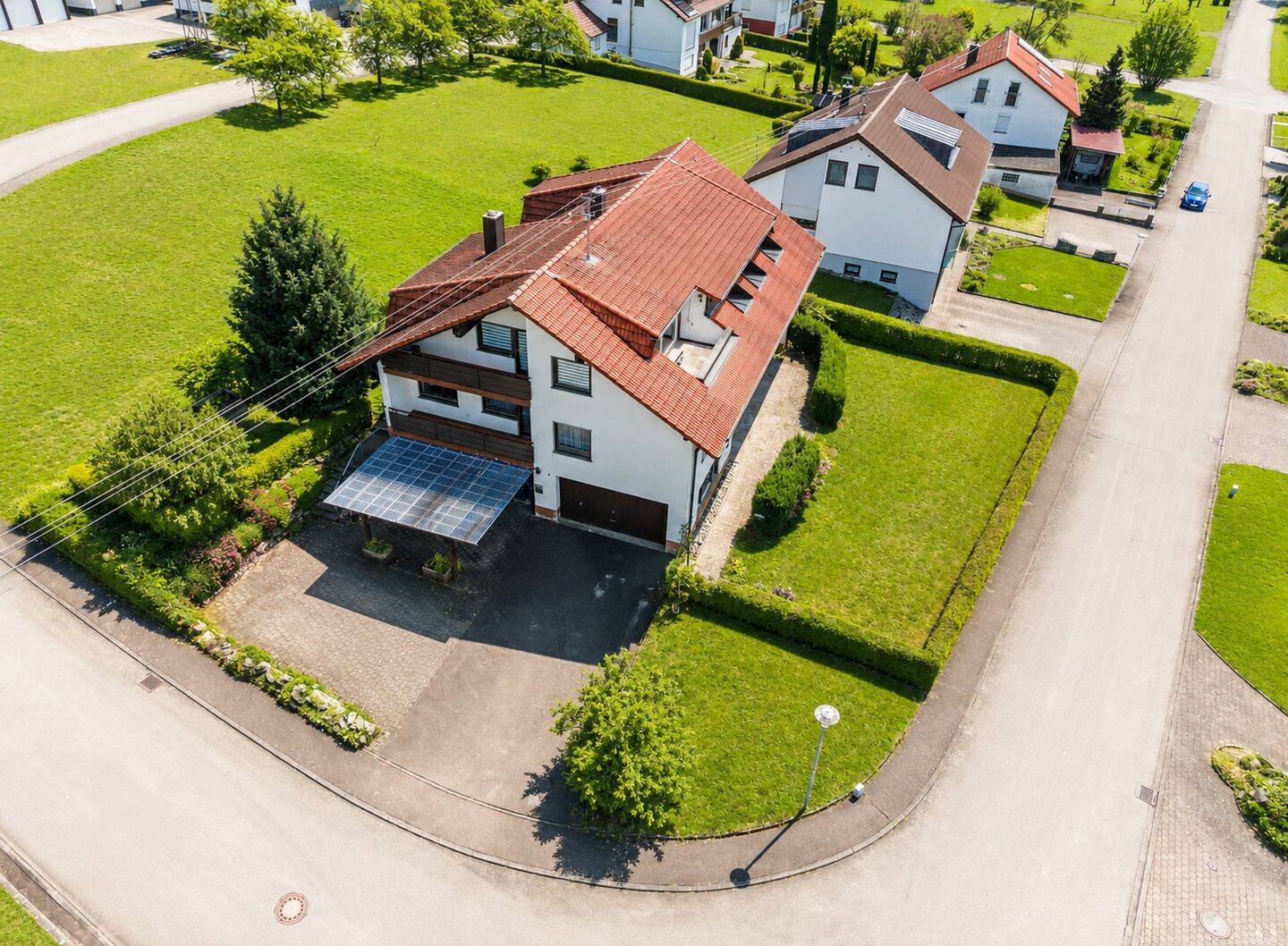 PROVISIONSFREI – Platz für die ganze Familie und mehr – großes Haus mit 2 Wohnungen, Garten & Garage, 88605 Sauldorf