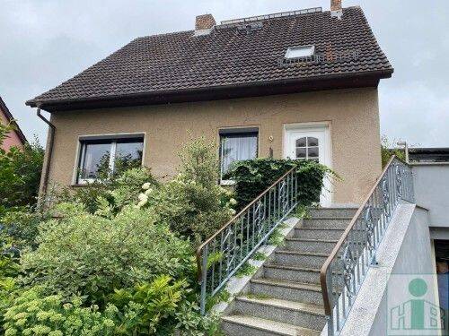 Schönes Einfamilienhaus mit Tiefgarage und herrlichem Garten in ruhiger Lage von 02627 Weißenberg zu verkaufen!, 2627 Hochkirch