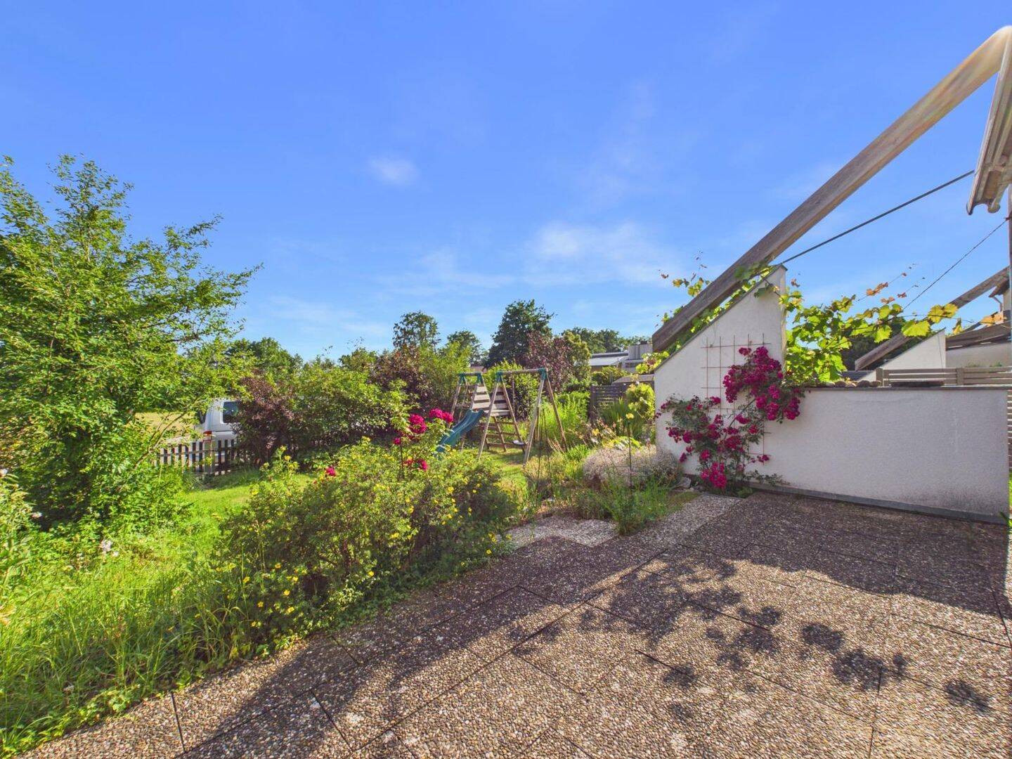 Reiheneckhaus mit Blick ins Grüne und Garten in ruhiger Ortsrandlage, 90530 Wendelstein