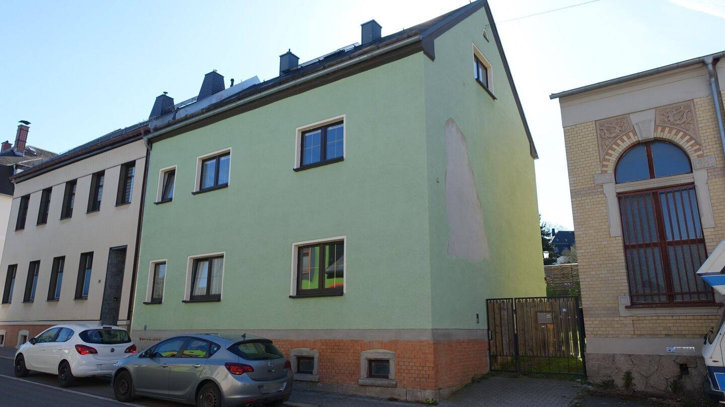 Zweifamilienhaus mit geräumigem Nebengebäude für Hobbyhandwerker, 8209 Auerbach/Vogtl.