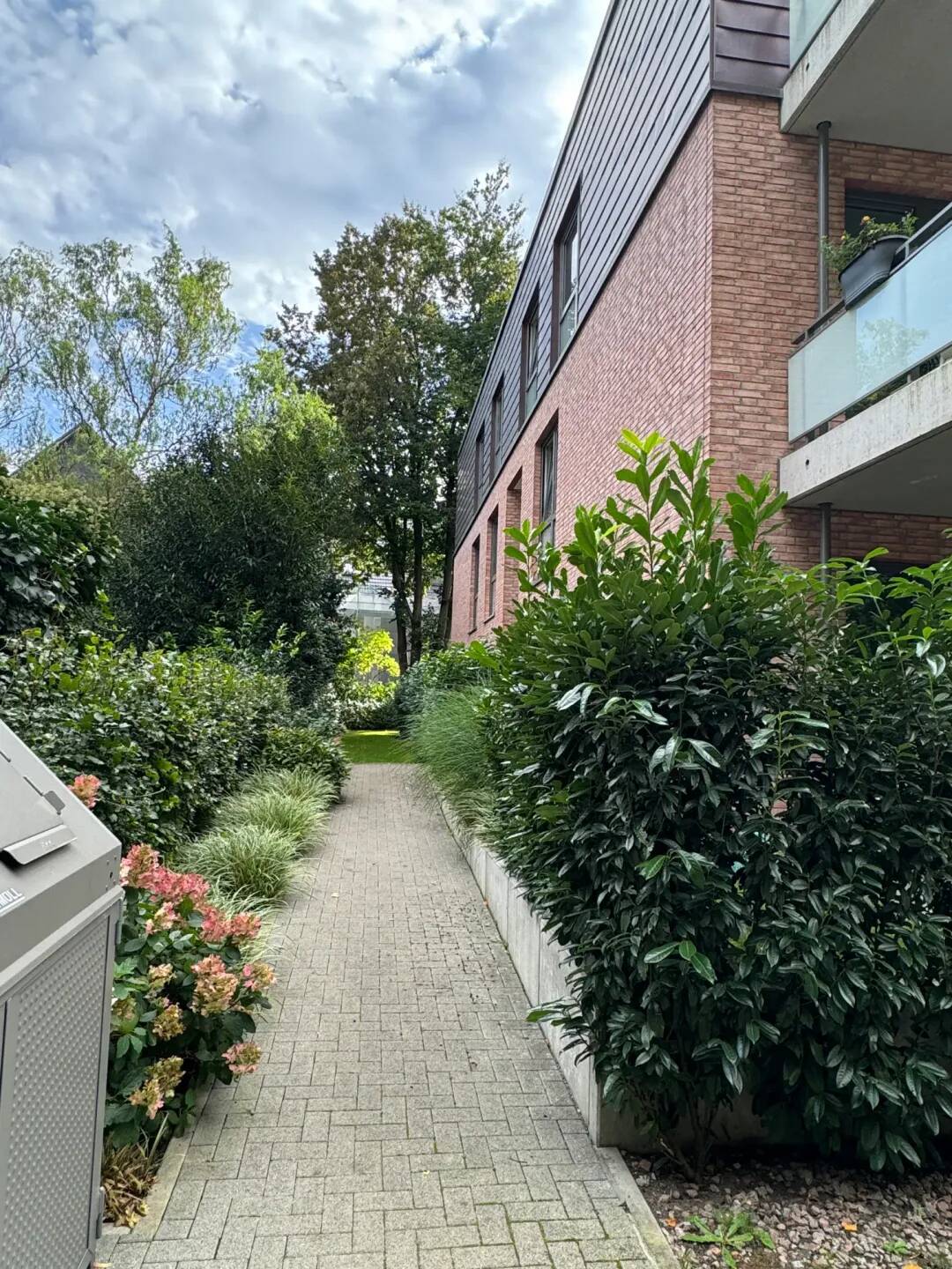 Von privat: 2 Zimmer-Dachgeschosswohnung mit Balkon in Bergstedt, 22395 Hamburg (Wandsbek Bergstedt Poppenbüttel Sasel Wohldorf-Ohlstedt)