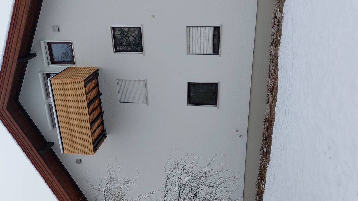 Neu ausgebaute 2-Zimmer- Dachgeschosswohnung rechts, 83071 Stephanskirchen