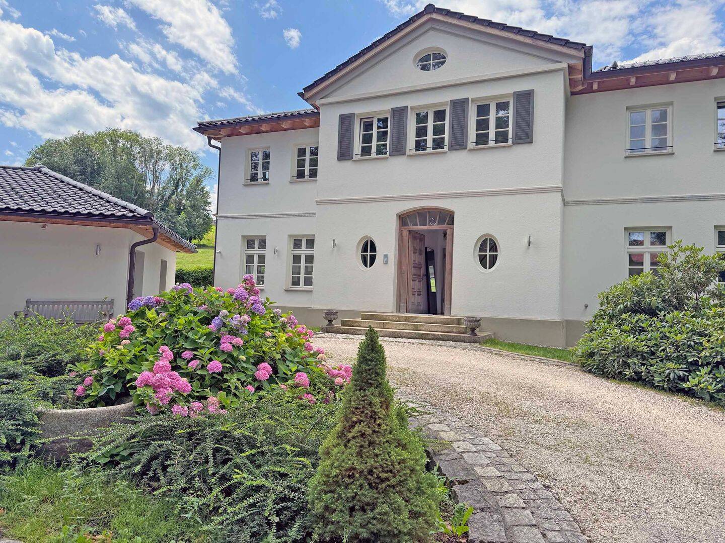 Möblierte 3-Zimmer Wohnung mit 35 m² Dachterrasse, 83233 Bernau a. Chiemsee (Bernau)