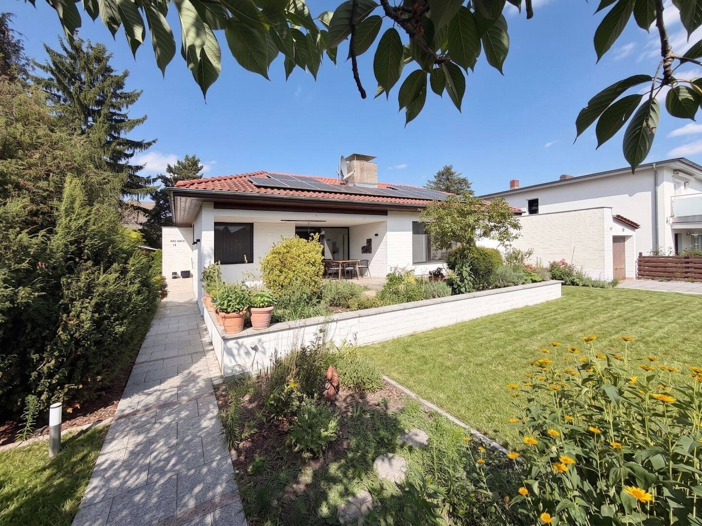 Exklusiver Bungalow: Wohlfühloase im Grünen, 12357 Berlin (Neukölln Buckow Rudow)
