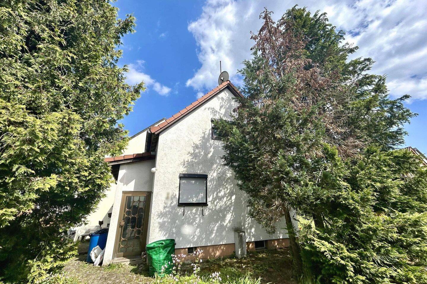 Kleine 3-Zi.-DHH mit Gartenhaus, sonniges & großzügiges Grundstück in zentraler Lage, 70499 Stuttgart
