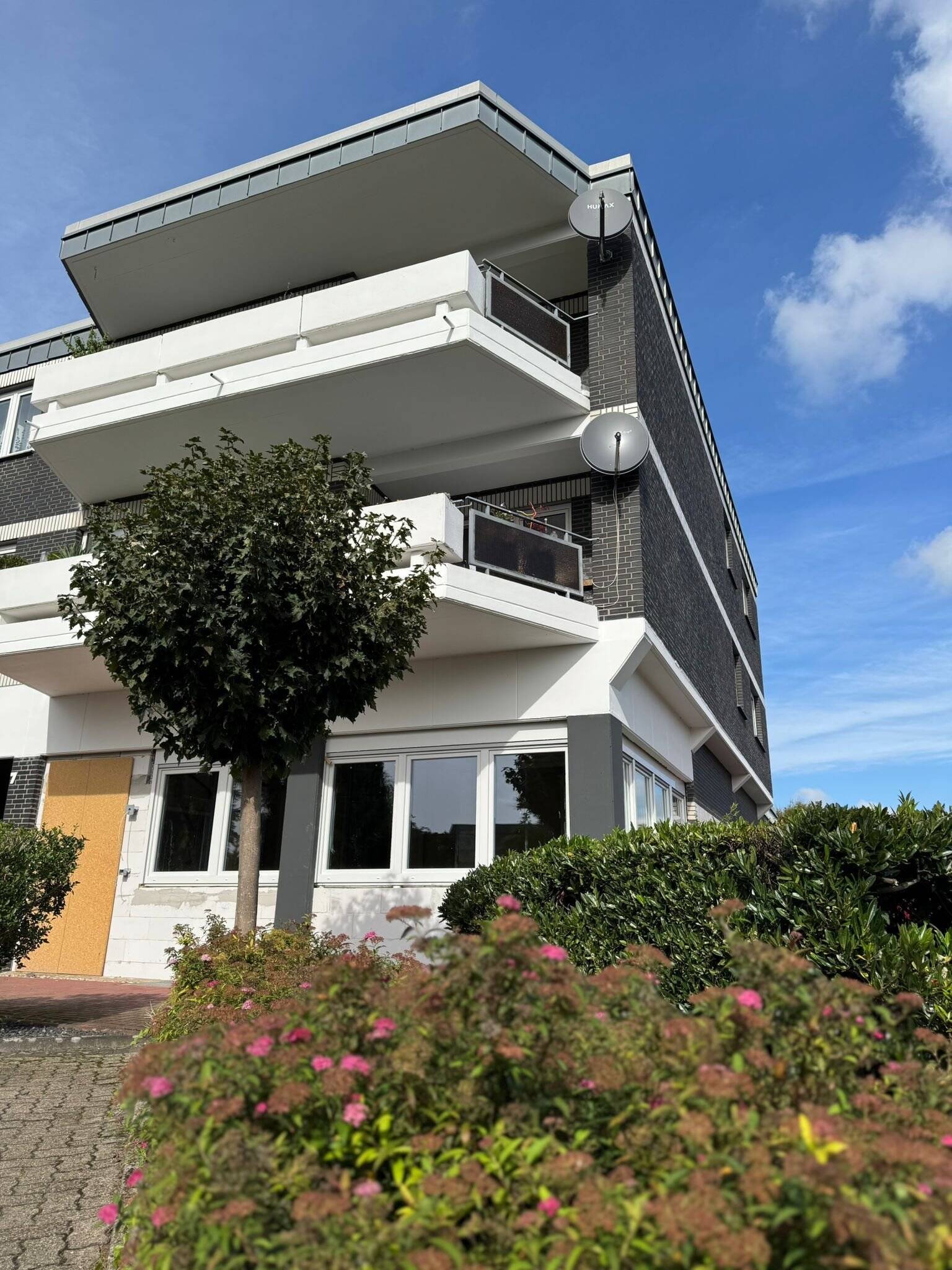 schöne 3-Zimmerwohnung im 2. OG links, 99 m² mit großem Balkon ab 01.09.2026 zu vermieten, 47506 Neukirchen-Vluyn