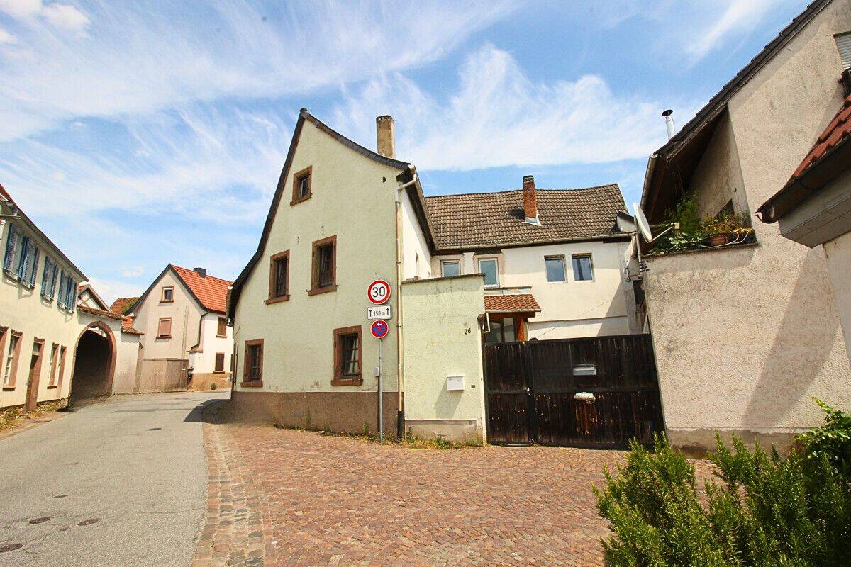 **Bieterverfahren: Sanierungsbedürftiges Einfamilienhaus mit Potenzial**, 67283 Obrigheim (Pfalz)