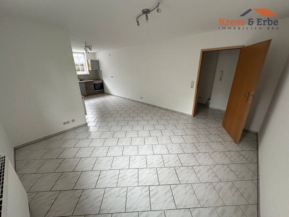 Gemütliche & gepflegte 2,5-Zimmer-Souterrainwohnung in Sinntal-Sterbfritz mit Stellplatz, 36391 Sinntal