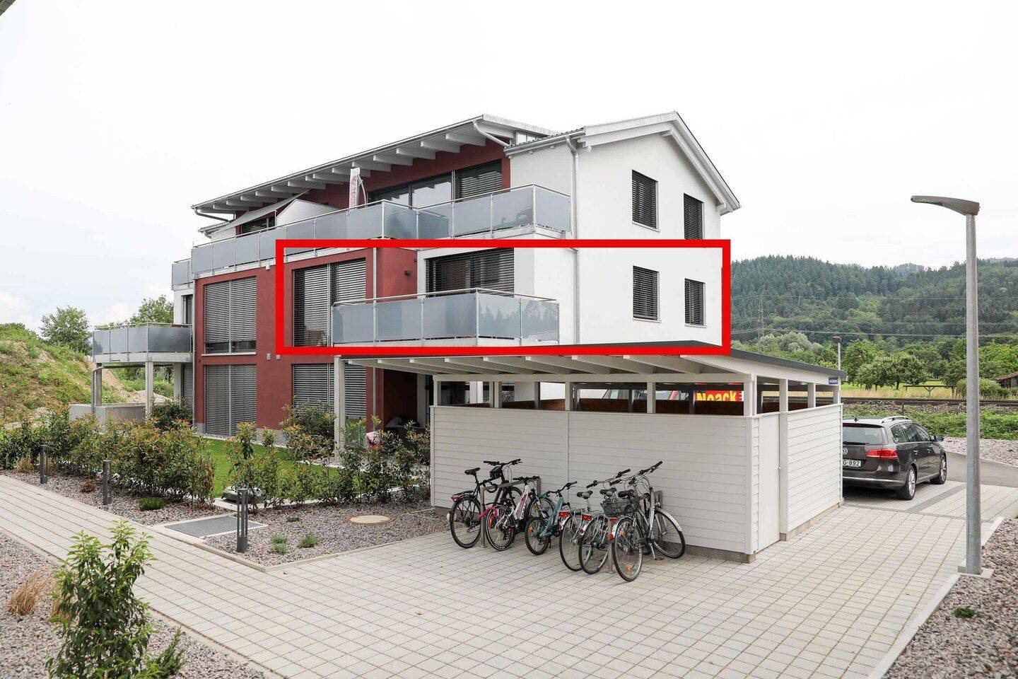 1.OG moderne 3,5 Zimmerwohnung mit Lift, Einbauküche, überdachtem Balkon, Abstellraum und Gäste WC, 79713 Bad Säckingen