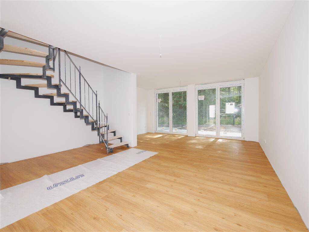 FAST FERTIG! 5-Zi.-Maisonette-NB-ETW + 115 m² Wfl. + Waldrandlage + 2 Bäder + Wärmepumpe – FB-Heizung + Schlüsselfertig + PROVISIONSFREI für Käufer, 90513 Zirndorf
