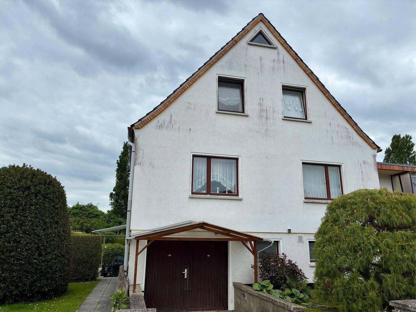 Geräumiges sanierungsbedürftiges Einfamilienhaus mit Terrasse und Bungalow in Graal-Müritz, 18181 Graal-Müritz (Torfbrücke)