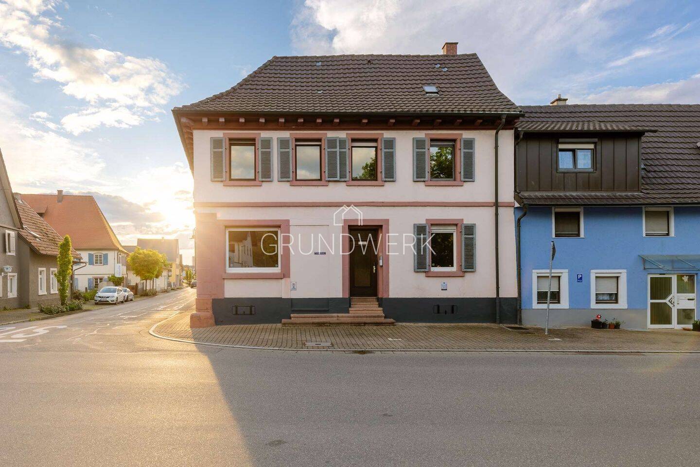 Wohnhaus aus dem 18. Jahrhundert mit Gewölbekeller, Innenhof & beeindruckendem Dachstuhl, 77975 Ringsheim